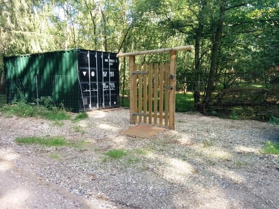 Gate